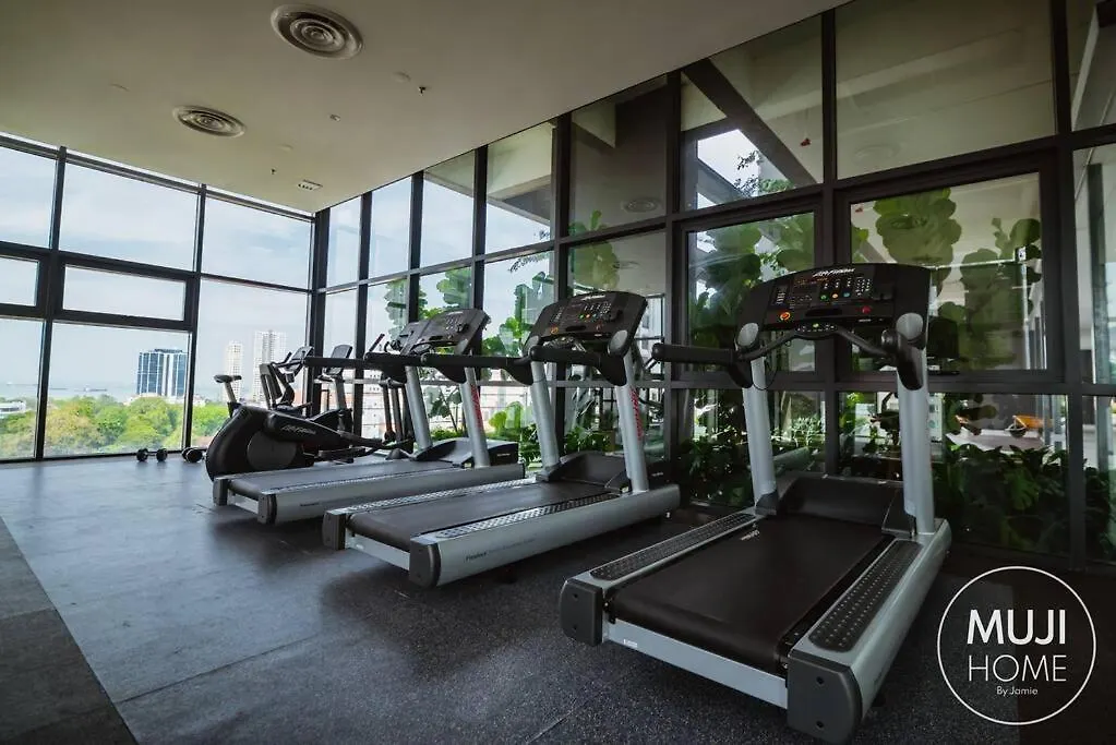 Sophia'S Home - City And Hill View 3Br At 218 Tropicana Macalister With Netflix & Tv Box George Town Apartamento
